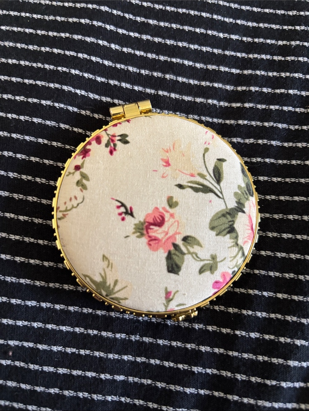 Vintage-Inspired Floral Compact Mirror in Gold and Pink